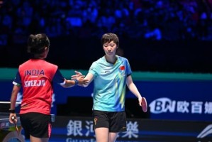 开云体育-王曼昱3比0阿库拉 国乒六女将均进澳门世界杯16强
